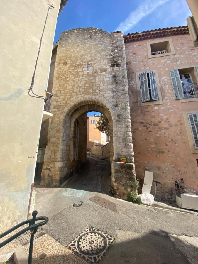 Bel Appartement T1 30M2 Centre Historique Aubagne Exterior foto